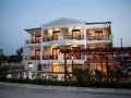 vila-smeraldo-nea-vrasna-letovanje-smestaj-na-plazi-dream-tours (3)
