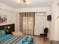 vila-smeraldo-nea-vrasna-letovanje-smestaj-na-plazi-dream-tours (9)